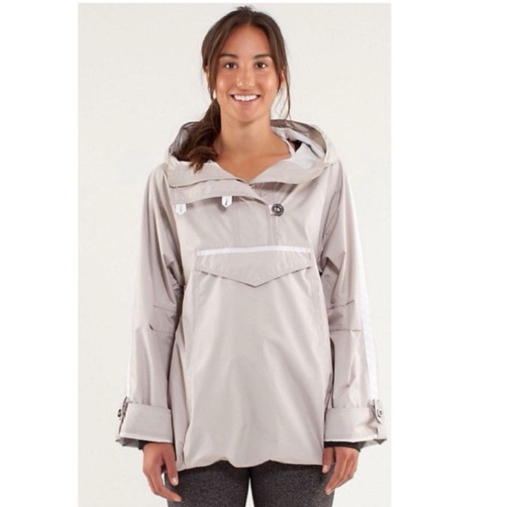 Lululemon Ride On Anorak in Dune
